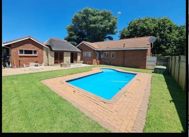5 Bedroom Property for Sale in Kitty Free State
